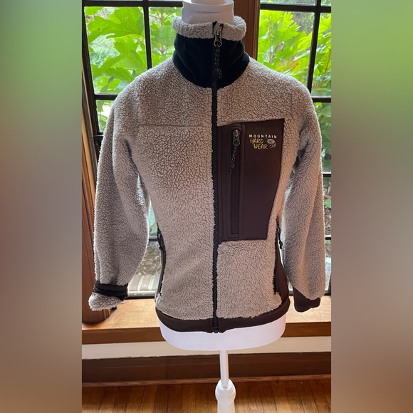 Mountain Hardware Retro women’s fleece jacket. Excellent condition! See pics - Picture 1 of 8